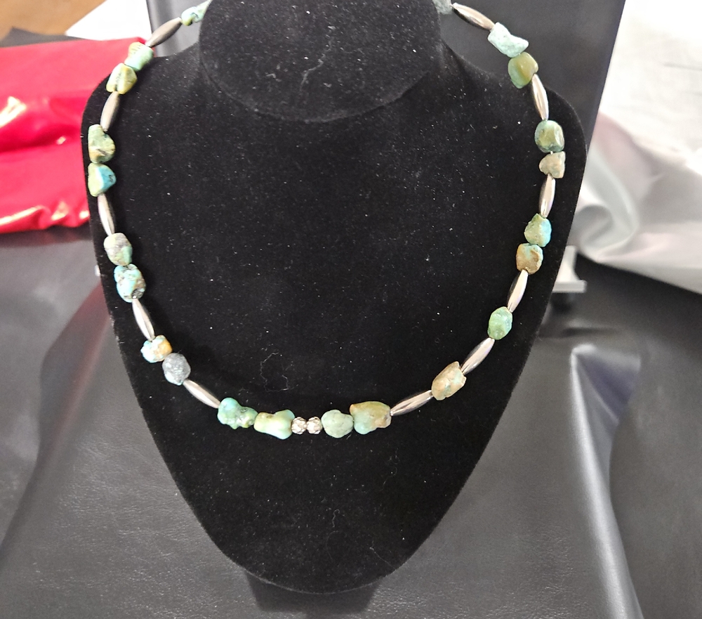 Elegant Turquoise and Silver Beaded Necklace